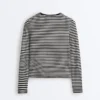 T-shirt aderente a maniche lunghe a righe T-shirt aderente a maniche lunghe a righe