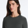 T-shirt aderente a maniche lunghe in tessuto a costine di cotone e modal T-shirt aderente a maniche lunghe in tessuto a costine di cotone e modal