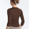 T-shirt aderente a maniche lunghe in tessuto a costine di cotone e modal T-shirt aderente a maniche lunghe in tessuto a costine di cotone e modal