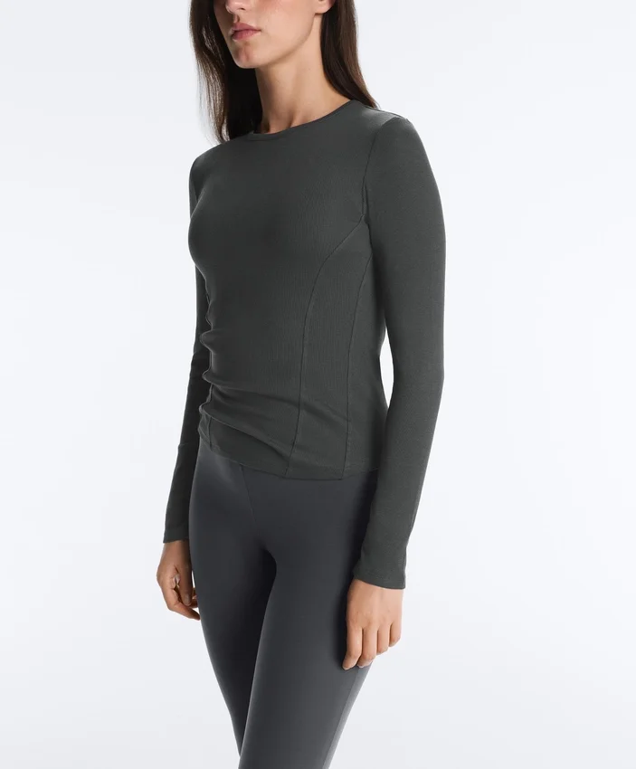 T-shirt aderente a maniche lunghe in tessuto a costine di cotone e modal T-shirt aderente a maniche lunghe in tessuto a costine di cotone e modal