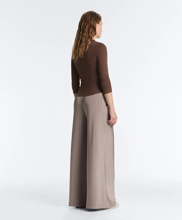 T-shirt aderente a maniche lunghe in tessuto a costine di cotone e modal T-shirt aderente a maniche lunghe in tessuto a costine di cotone e modal