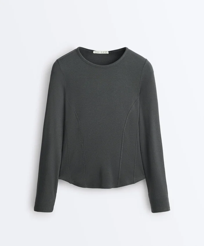 T-shirt aderente a maniche lunghe in tessuto a costine di cotone e modal T-shirt aderente a maniche lunghe in tessuto a costine di cotone e modal