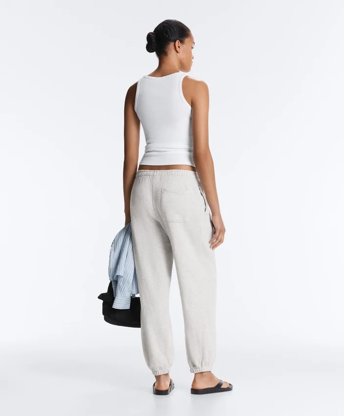 T-shirt aderente con spalline a costine in cotone e modal T-shirt aderente con spalline a costine in cotone e modal