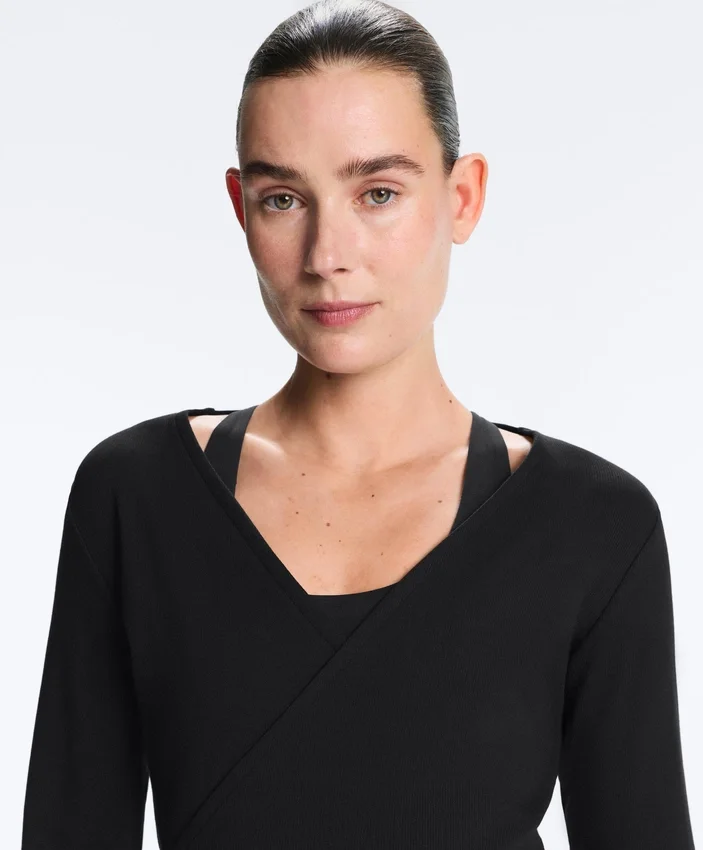 T-shirt avvolgente in misto cotone a costine T-shirt avvolgente in misto cotone a costine