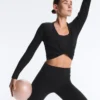T-shirt avvolgente in misto cotone a costine T-shirt avvolgente in misto cotone a costine