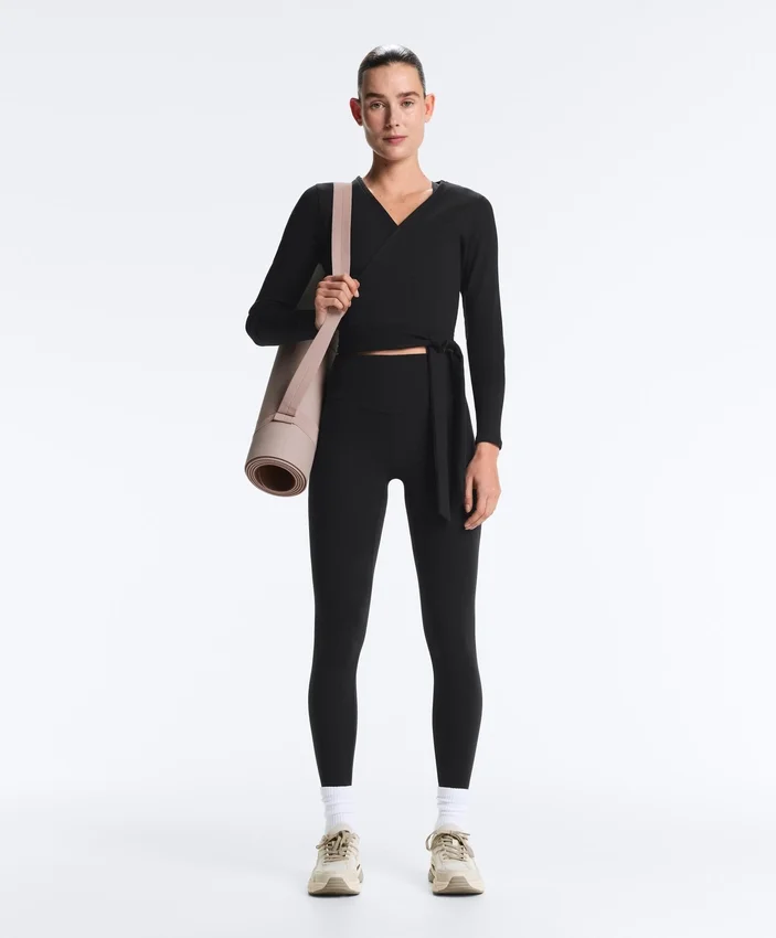 T-shirt avvolgente in misto cotone a costine T-shirt avvolgente in misto cotone a costine