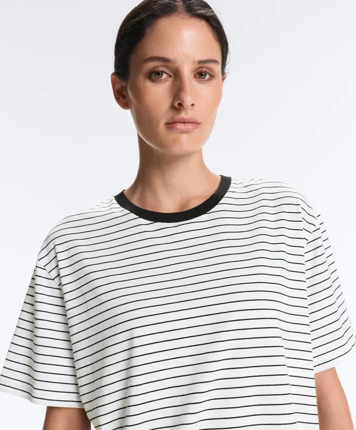 T-shirt boxy a maniche corte in misto cotone a righe T-shirt boxy a maniche corte in misto cotone a righe
