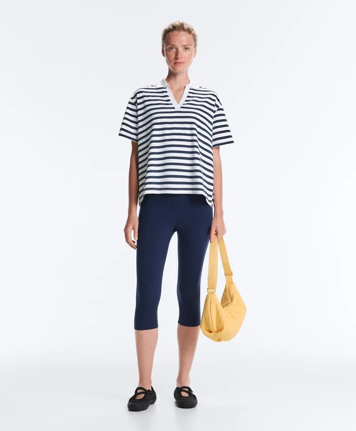 T-shirt boxy a maniche corte in misto cotone con collo a polo T-shirt boxy a maniche corte in misto cotone con collo a polo