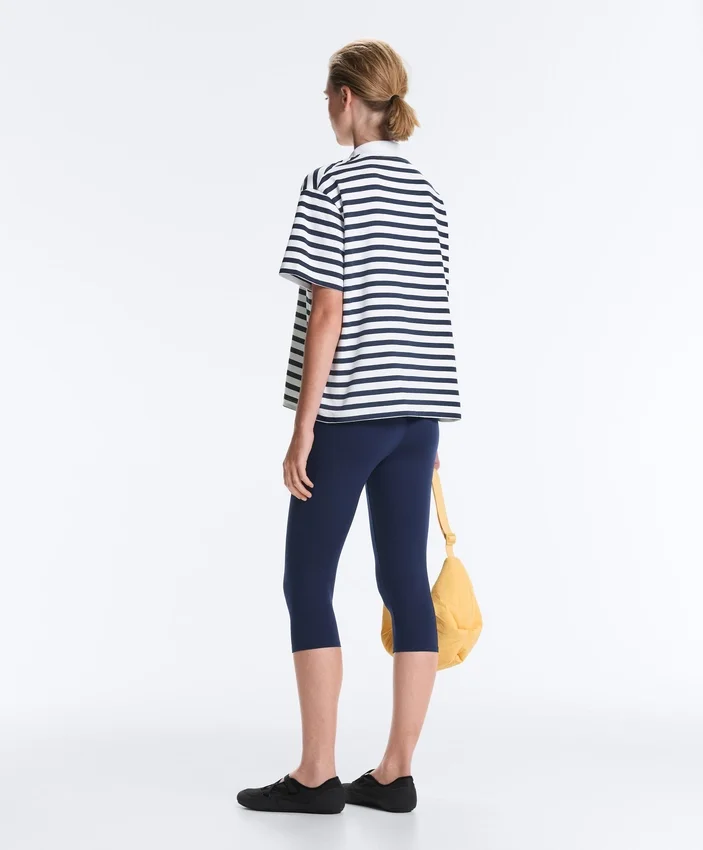T-shirt boxy a maniche corte in misto cotone con collo a polo T-shirt boxy a maniche corte in misto cotone con collo a polo