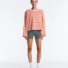 T-shirt boxy a maniche lunghe a righe in 100% cotone T-shirt boxy a maniche lunghe a righe in 100% cotone