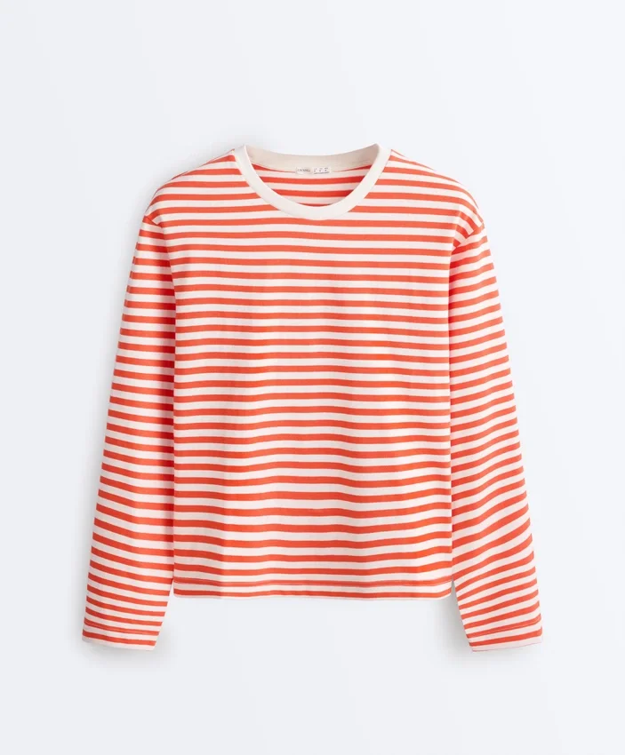 T-shirt boxy a maniche lunghe a righe in 100% cotone T-shirt boxy a maniche lunghe a righe in 100% cotone