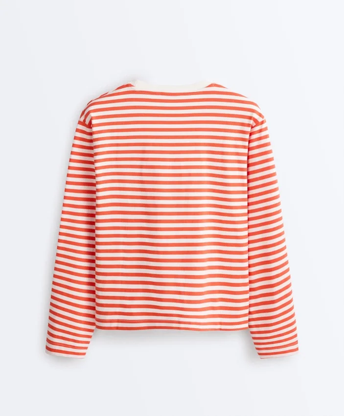T-shirt boxy a maniche lunghe a righe in 100% cotone T-shirt boxy a maniche lunghe a righe in 100% cotone