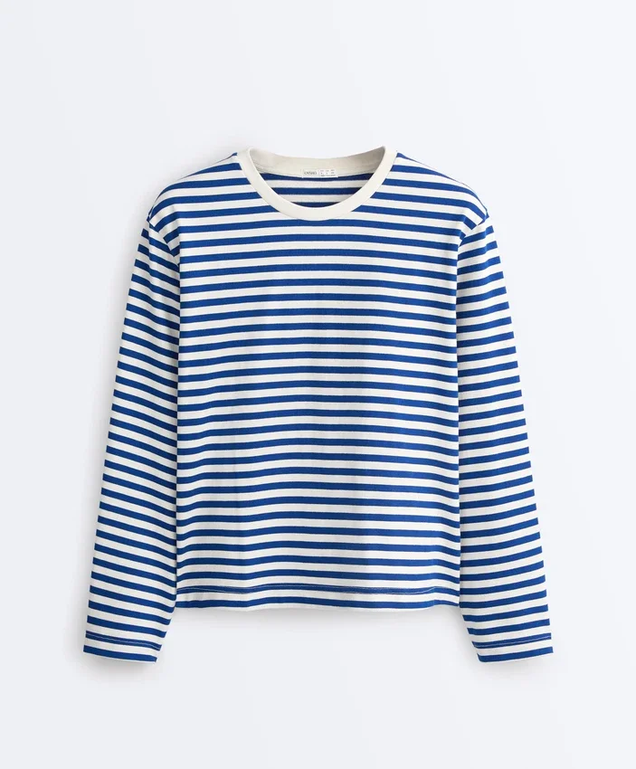 T-shirt boxy a maniche lunghe a righe in 100% cotone T-shirt boxy a maniche lunghe a righe in 100% cotone