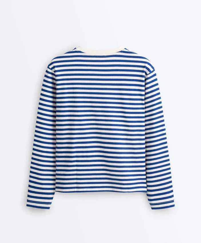 T-shirt boxy a maniche lunghe a righe in 100% cotone T-shirt boxy a maniche lunghe a righe in 100% cotone