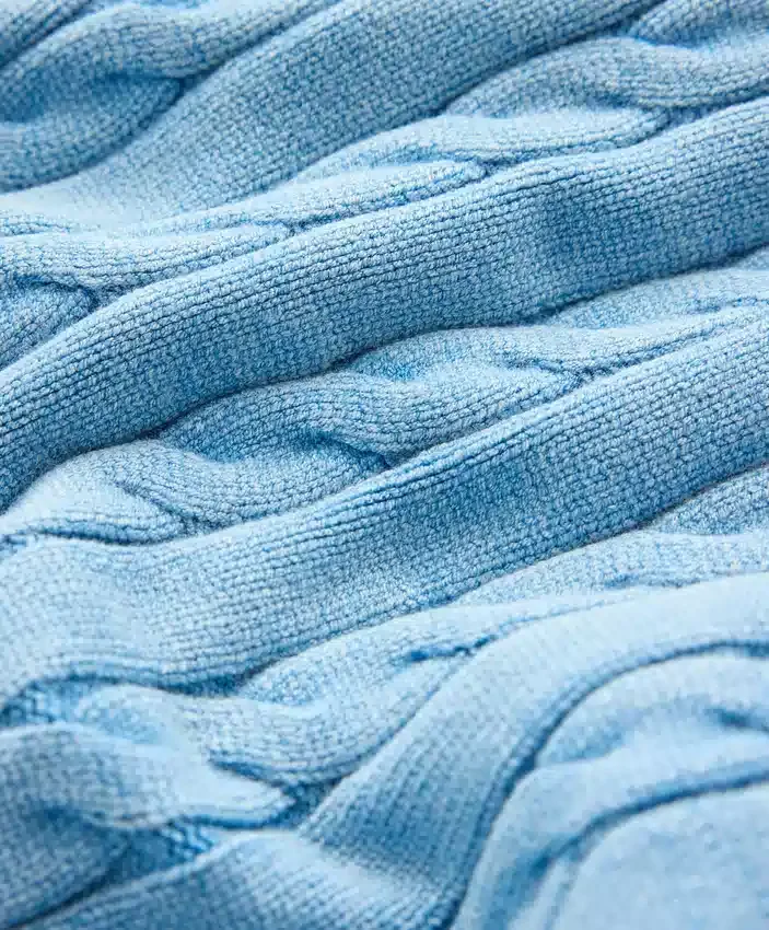 T-shirt corta in maglia lavata con spalline a trecce T-shirt corta in maglia lavata con spalline a trecce