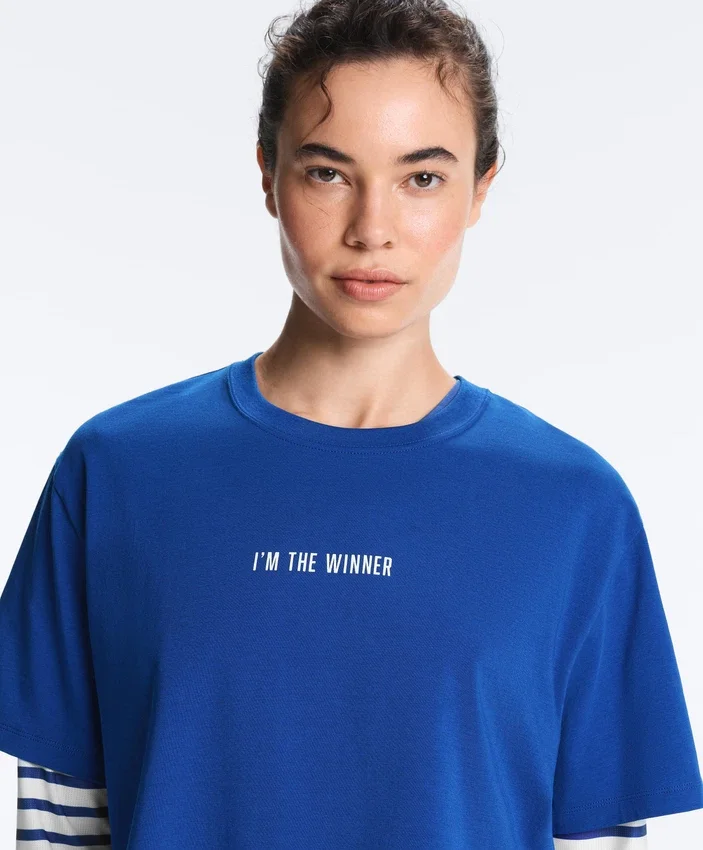 T-shirt corta squadrata in misto cotone con slogan T-shirt corta squadrata in misto cotone con slogan