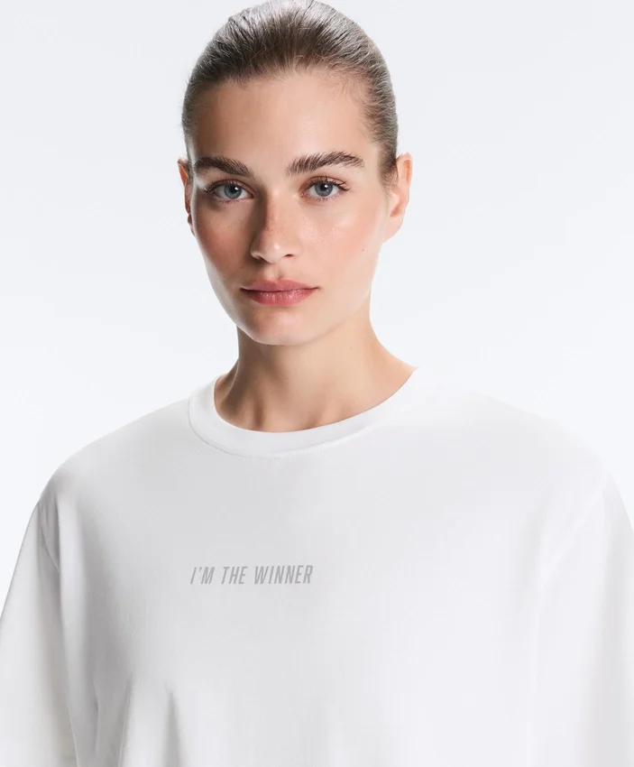 T-shirt corta squadrata in misto cotone con slogan T-shirt corta squadrata in misto cotone con slogan