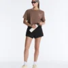 T-shirt corta squadrata in misto cotone con slogan T-shirt corta squadrata in misto cotone con slogan