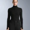 T-shirt intima termica a costine con colletto a V T-shirt intima termica a costine con colletto a V