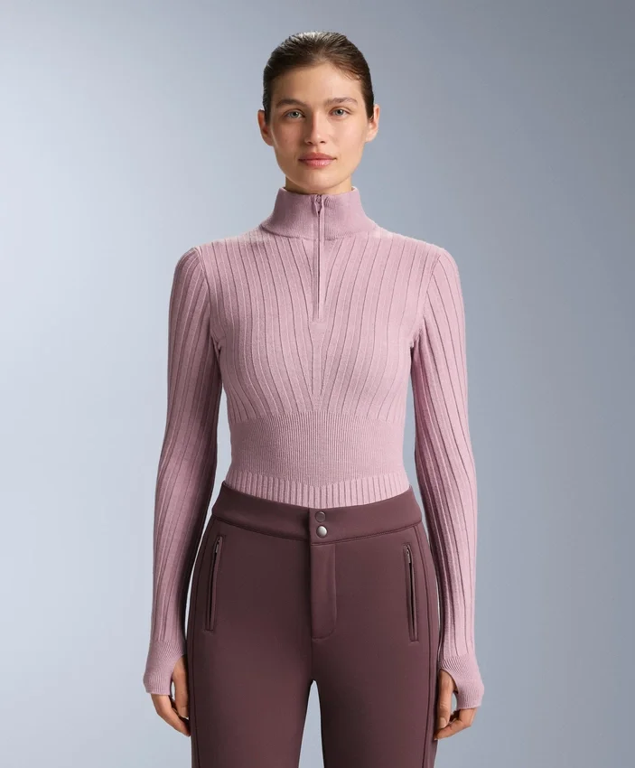T-shirt intima termica a costine con colletto a V T-shirt intima termica a costine con colletto a V