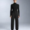 T-shirt intima termica a costine con colletto a V T-shirt intima termica a costine con colletto a V