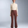 T-shirt intima termica a costine con colletto a V T-shirt intima termica a costine con colletto a V