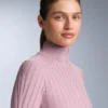 T-shirt intima termica a costine con colletto a V T-shirt intima termica a costine con colletto a V