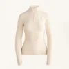 T-shirt intima termica a costine con colletto a V T-shirt intima termica a costine con colletto a V