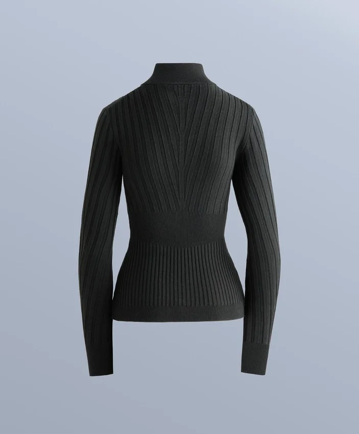 T-shirt intima termica a costine con colletto a V T-shirt intima termica a costine con colletto a V