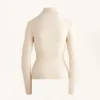 T-shirt intima termica a costine con colletto a V T-shirt intima termica a costine con colletto a V