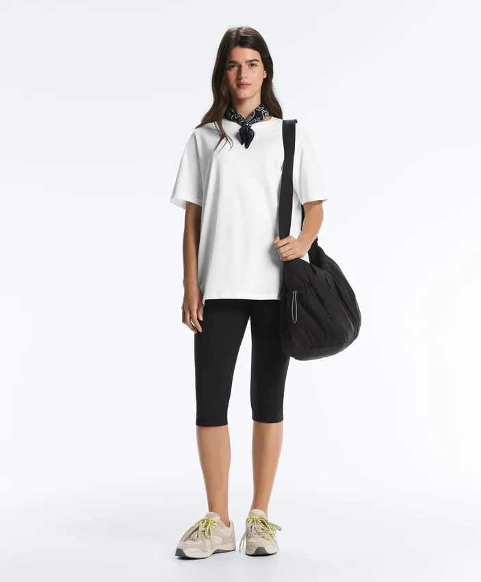 T-shirt oversize a maniche corte in misto cotone T-shirt oversize a maniche corte in misto cotone