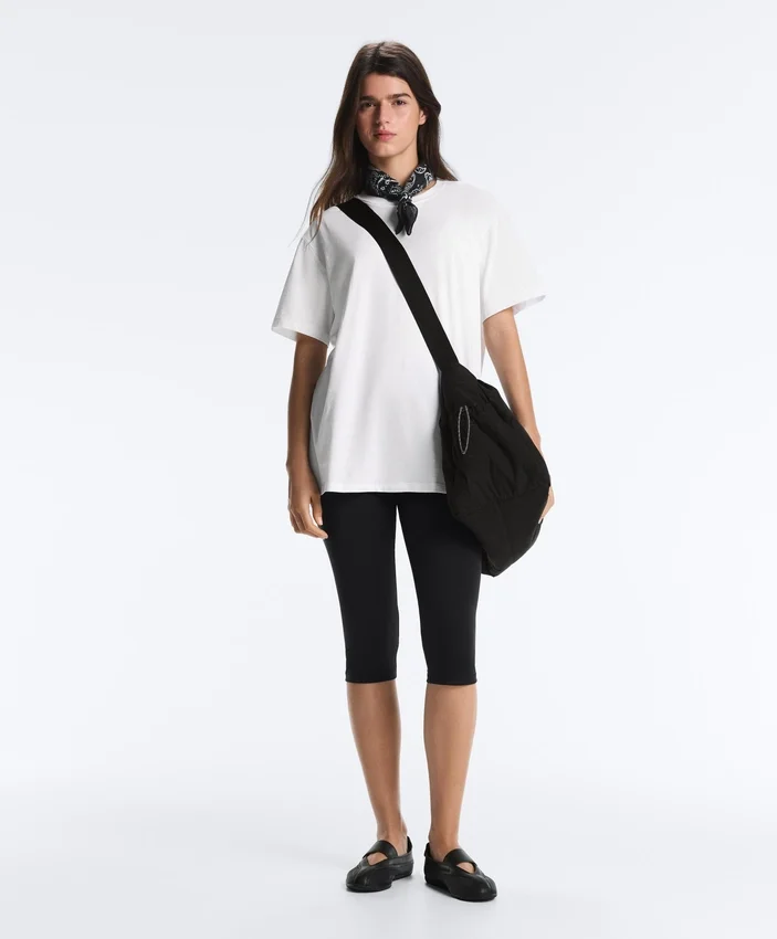 T-shirt oversize a maniche corte in misto cotone T-shirt oversize a maniche corte in misto cotone