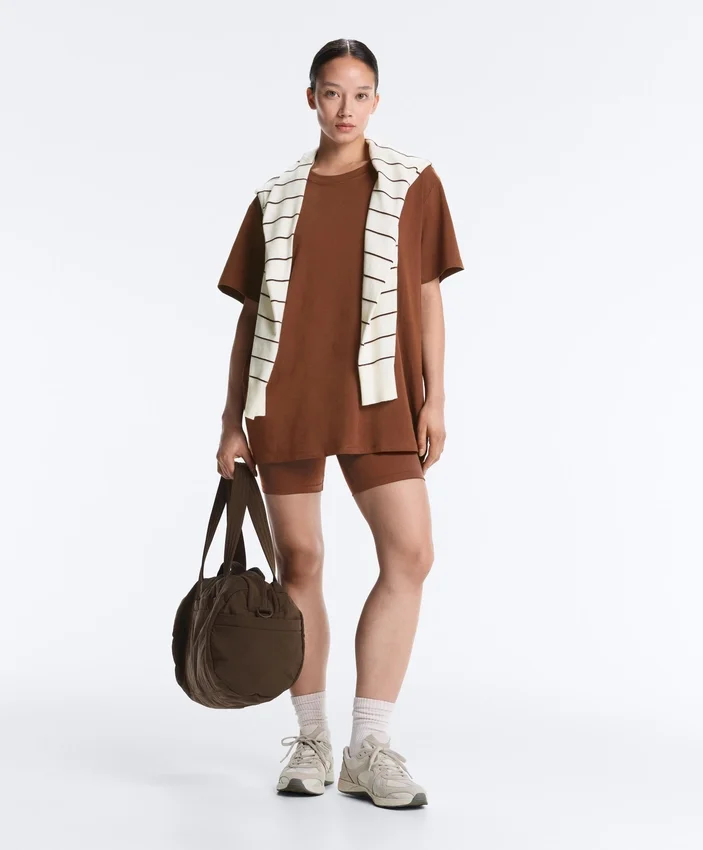 T-shirt oversize a maniche corte in misto cotone T-shirt oversize a maniche corte in misto cotone