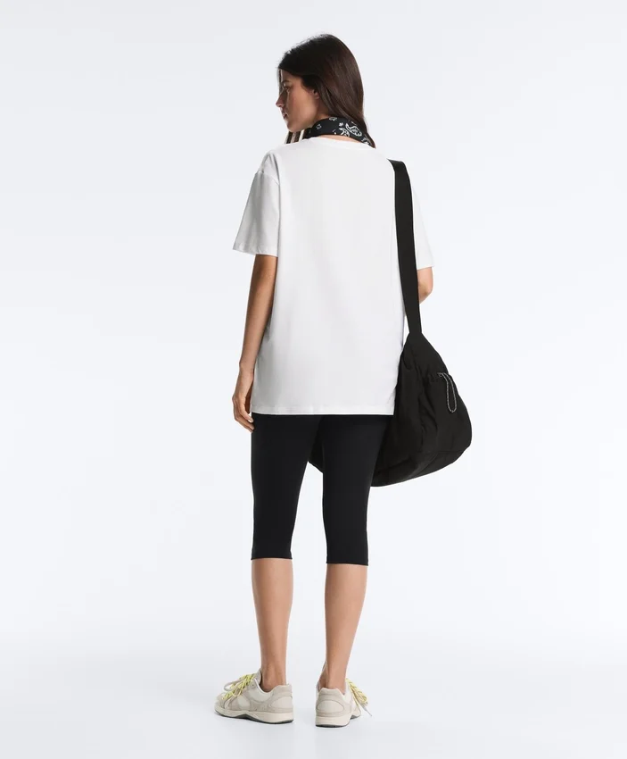 T-shirt oversize a maniche corte in misto cotone T-shirt oversize a maniche corte in misto cotone