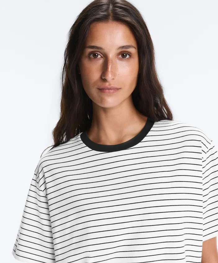 T-shirt oversize a maniche corte in misto cotone con strisce a contrasto T-shirt oversize a maniche corte in misto cotone con strisce a contrasto