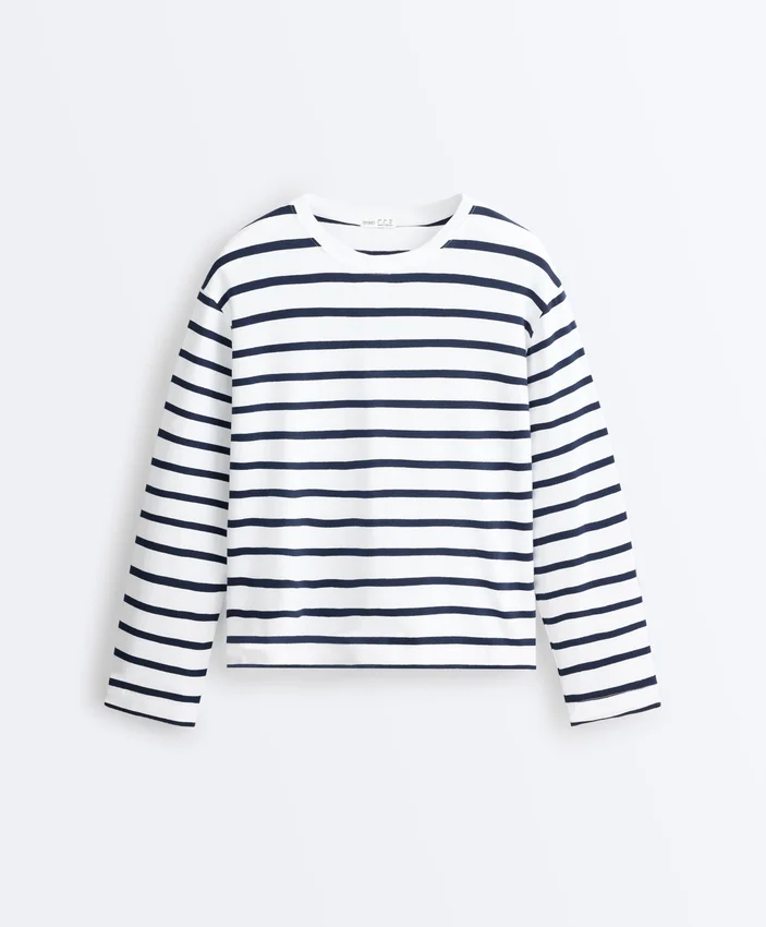 T-shirt oversize a maniche lunghe in misto cotone a righe T-shirt oversize a maniche lunghe in misto cotone a righe