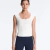 T-shirt senza maniche a costine con bottoni in cotone e modal T-shirt senza maniche a costine con bottoni in cotone e modal