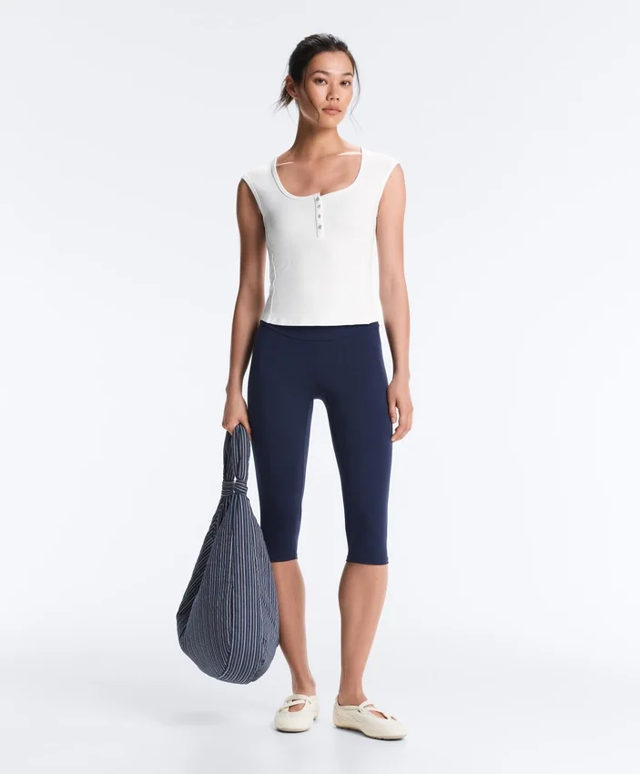T-shirt senza maniche a costine con bottoni in cotone e modal T-shirt senza maniche a costine con bottoni in cotone e modal