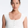 T-shirt senza maniche a costine con bottoni in cotone e modal T-shirt senza maniche a costine con bottoni in cotone e modal