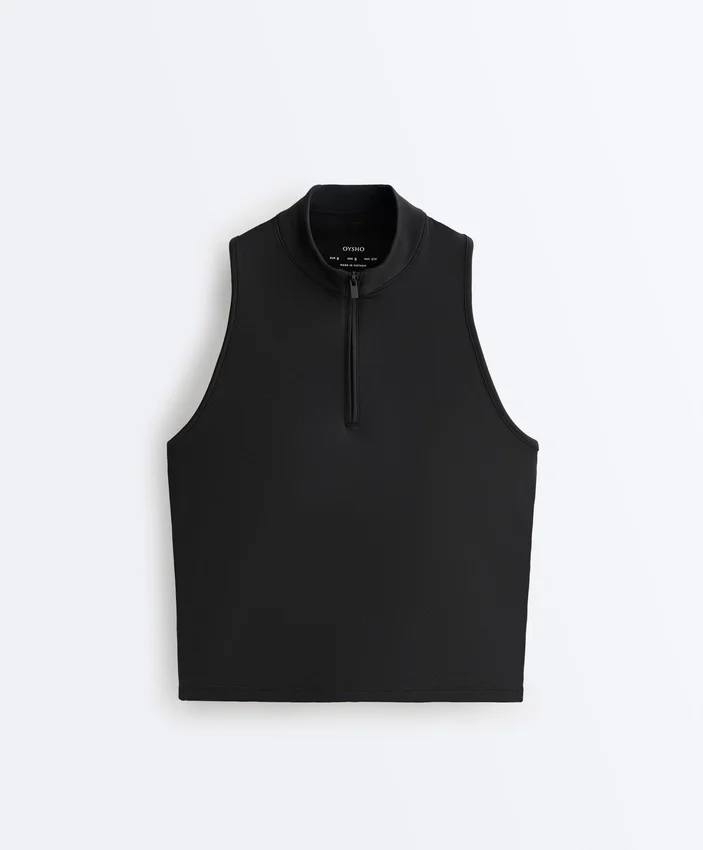 T-shirt senza maniche con mezza zip T-shirt senza maniche con mezza zip