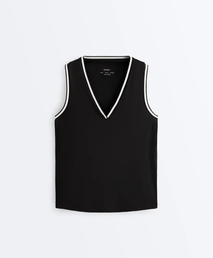 T-shirt senza maniche con scollo a V T-shirt senza maniche con scollo a V
