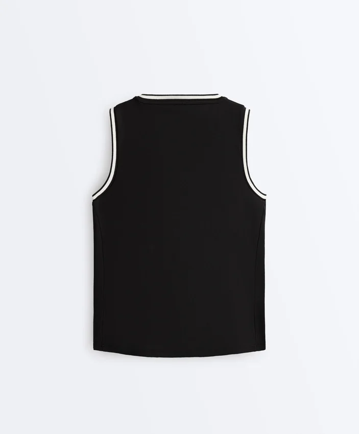 T-shirt senza maniche con scollo a V T-shirt senza maniche con scollo a V