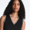 T-shirt senza maniche con scollo a V T-shirt senza maniche con scollo a V