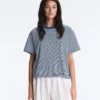 T-shirt squadrata a maniche corte in misto cotone a righe T-shirt squadrata a maniche corte in misto cotone a righe