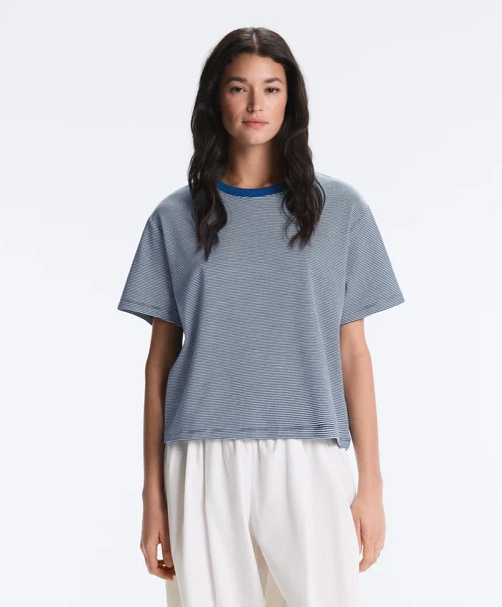 T-shirt squadrata a maniche corte in misto cotone a righe T-shirt squadrata a maniche corte in misto cotone a righe