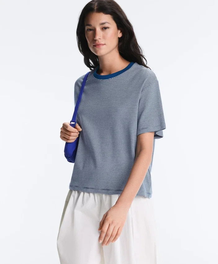 T-shirt squadrata a maniche corte in misto cotone a righe T-shirt squadrata a maniche corte in misto cotone a righe