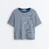 T-shirt squadrata a maniche corte in misto cotone a righe T-shirt squadrata a maniche corte in misto cotone a righe