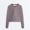 T-shirt tecnica a maniche lunghe a righe T-shirt tecnica a maniche lunghe a righe