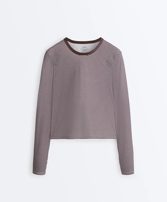 T-shirt tecnica a maniche lunghe a righe T-shirt tecnica a maniche lunghe a righe