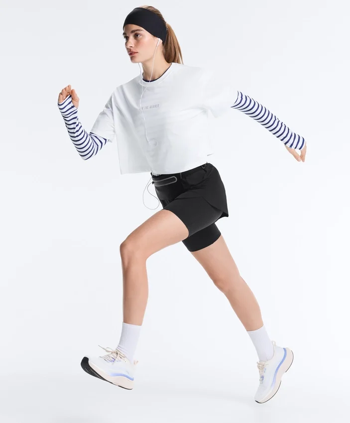 T-shirt tecnica a maniche lunghe a righe T-shirt tecnica a maniche lunghe a righe